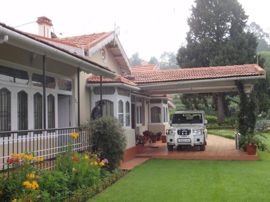 Bouganvilla Resort Утакаманд Экстерьер фото