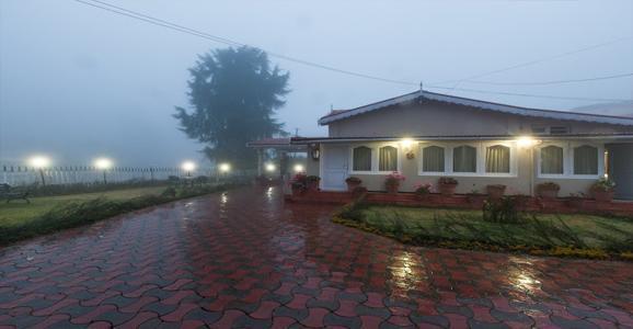 Bouganvilla Resort Утакаманд Экстерьер фото